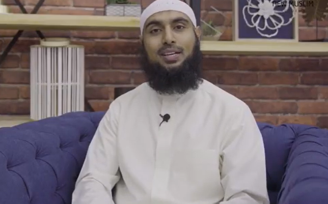 ما يجب وما لا يجب فعله أثناء تناول الطعام في الإسلام (باللغة التايلاندي)